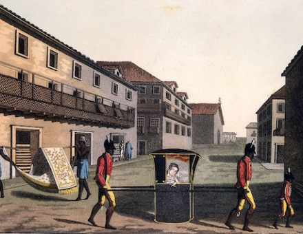 A European woman being carried in a sedan chair through Rio de Janeiro, by Paolo Fumagalli, c. 1821. Wellcome Collection. Public Domain.